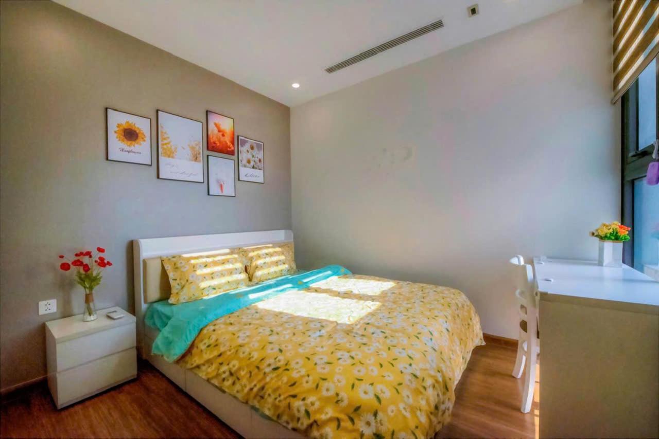Apartment Zenq Housing - Vinhomes Skylake