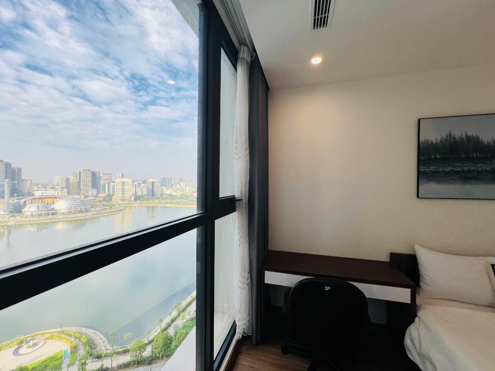 Apartment Zenq Housing - Vinhomes Skylake