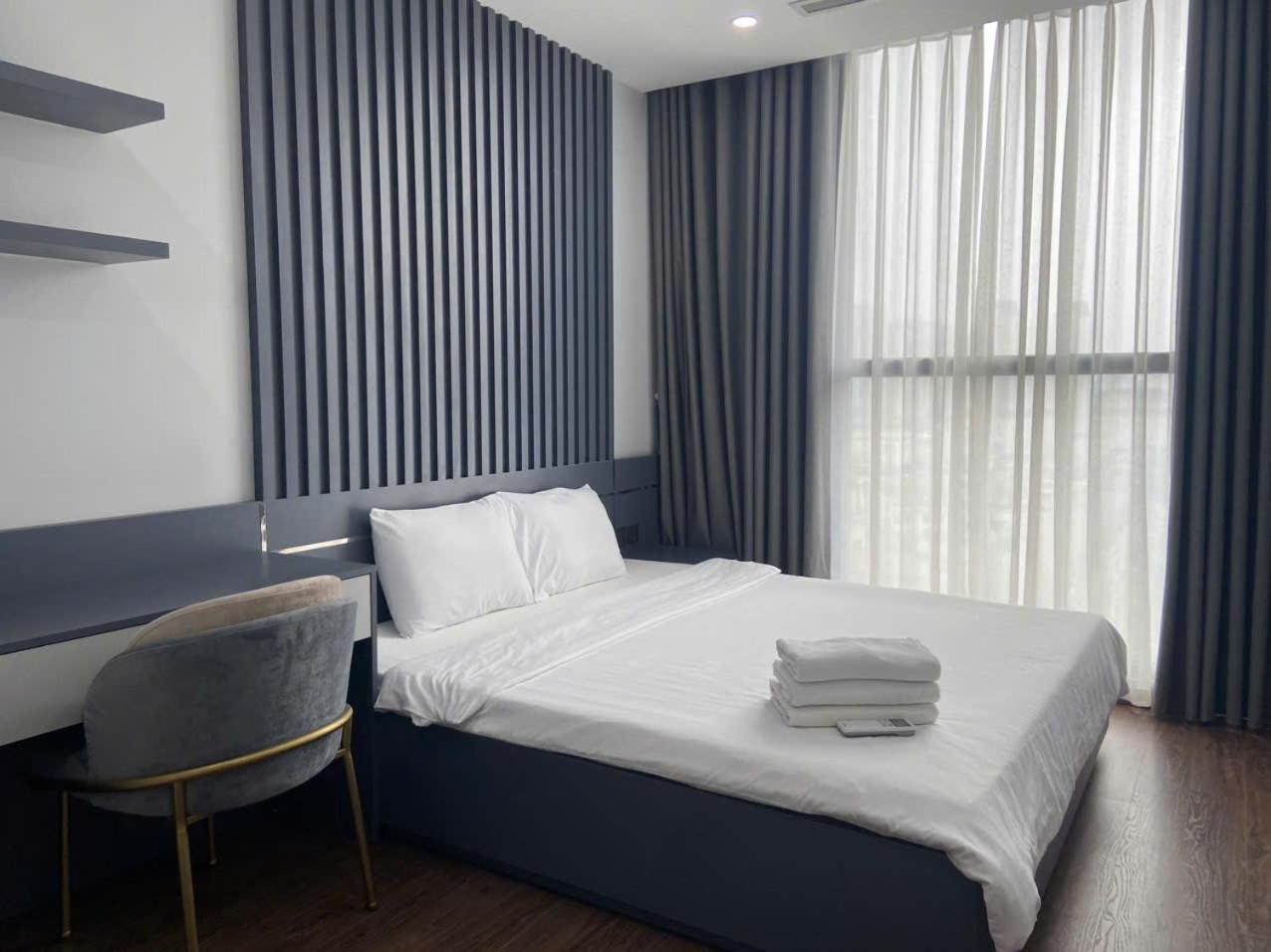 Apartment Zenq Housing - Vinhomes Skylake