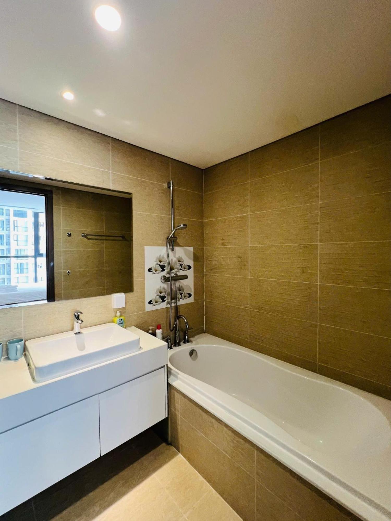 Zenq Housing - Vinhomes Skylake *
