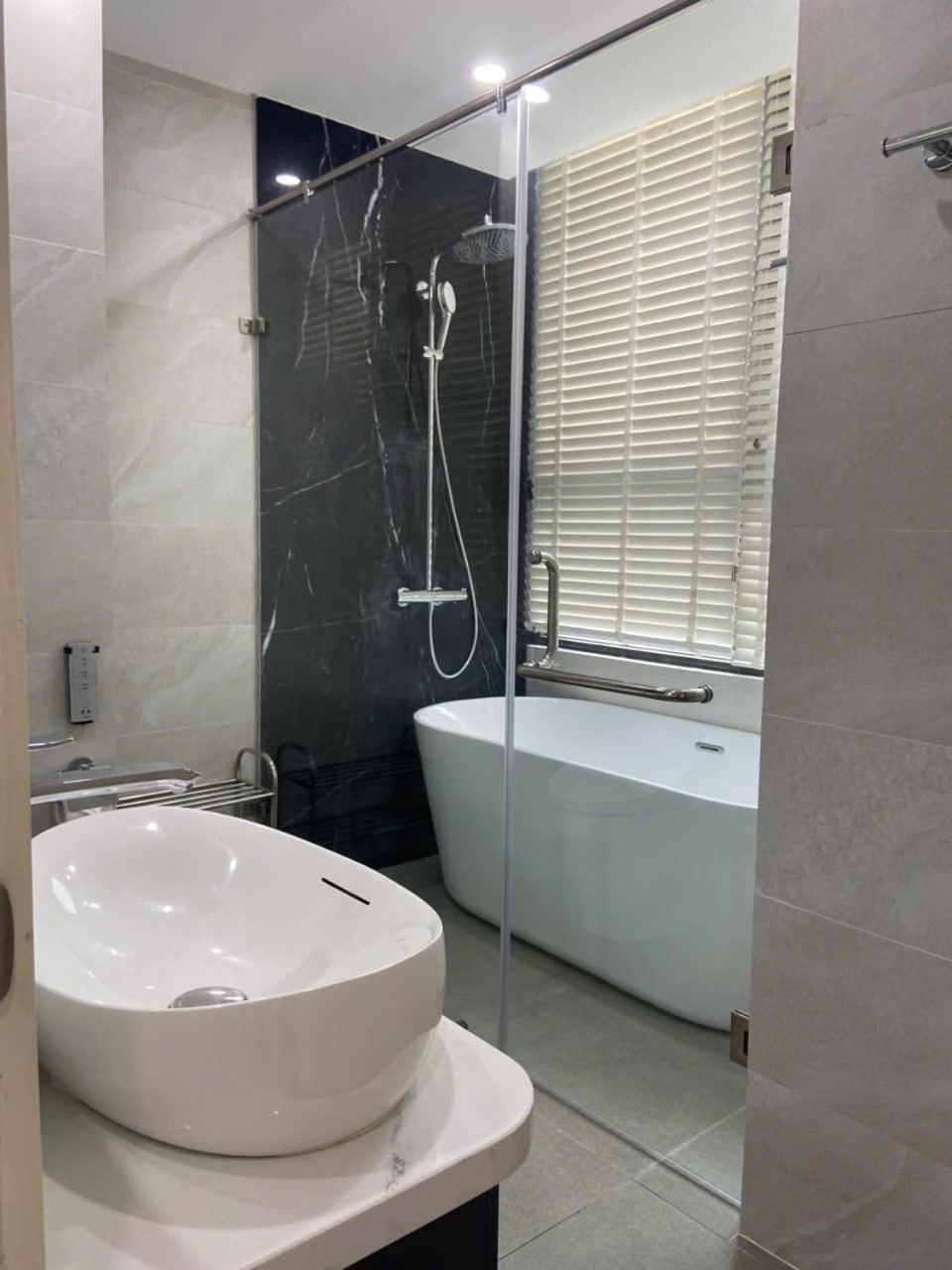 Zenq Housing - Vinhomes Skylake